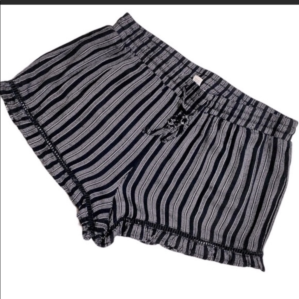 Women’s Black Size Medium Shorts